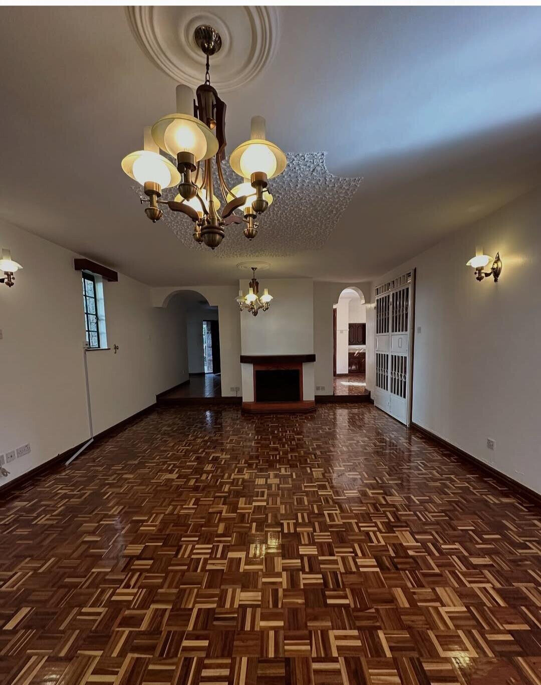 4-Bed Townhouse with DSQ & Private Garden - Lavington
