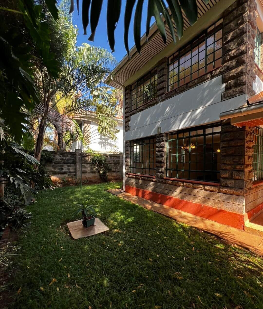 4-Bed Townhouse with DSQ & Private Garden - Lavington