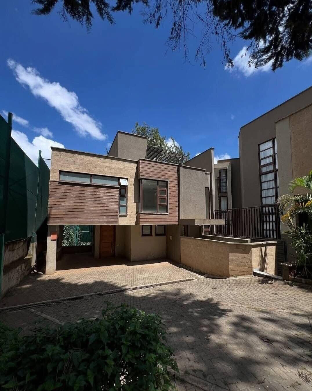 4-Ensuite Townhouse with DSQ & Private Garden - Lavington