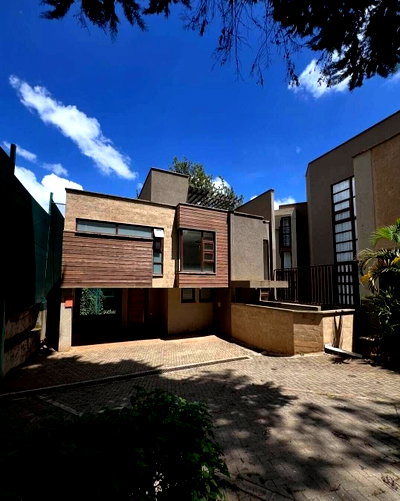 4-Ensuite Townhouse with DSQ & Private Garden - Lavington