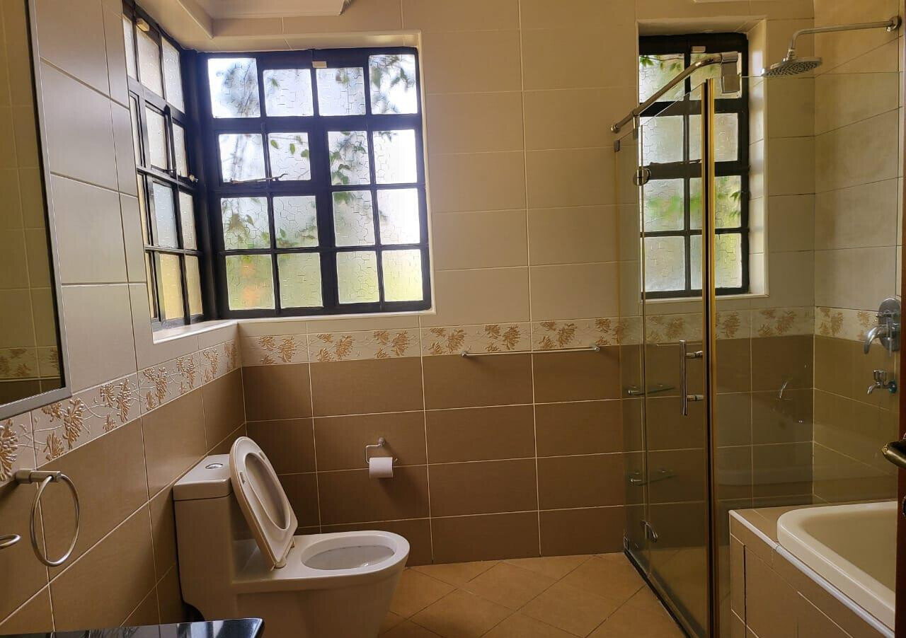 5BR En-Suite House - Runda