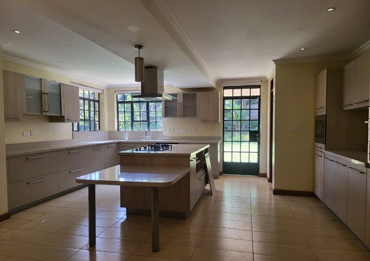 5BR En-Suite House - Runda