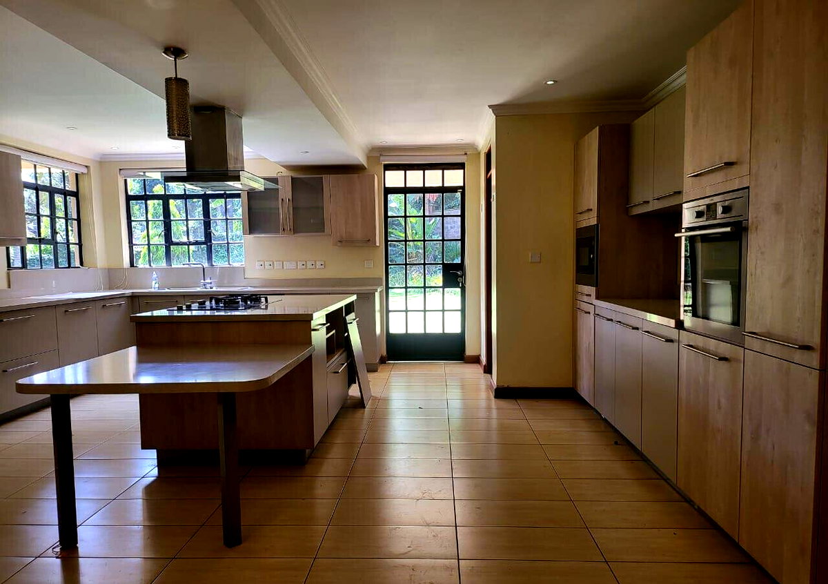 5BR En-Suite House - Runda