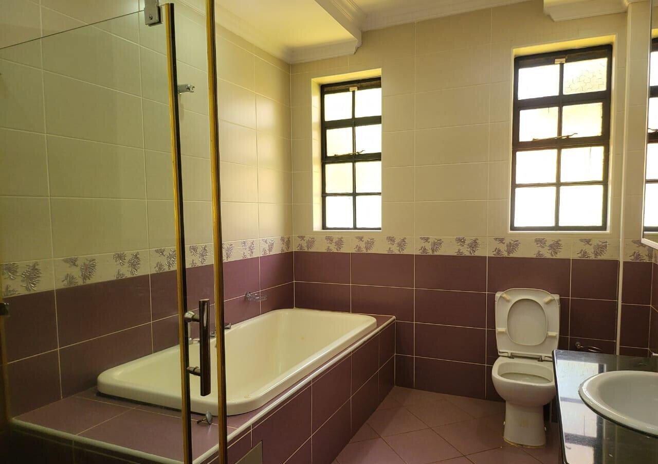 5BR En-Suite House - Runda