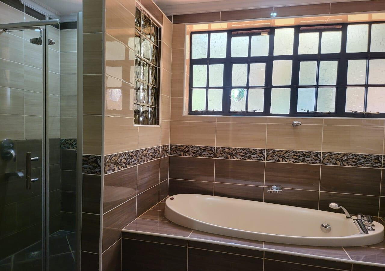 5BR En-Suite House - Runda