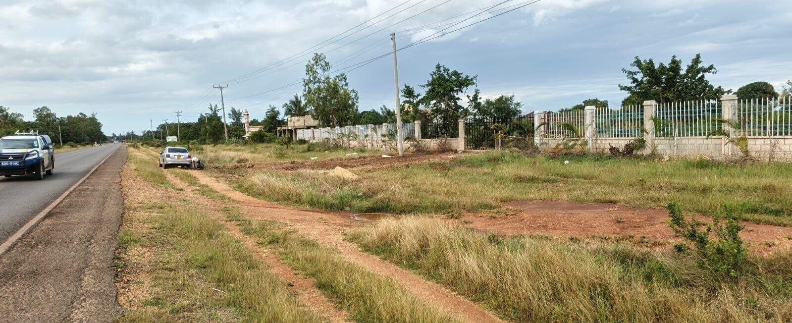 Half Acre Commercial Plot with Parking - Ukunda