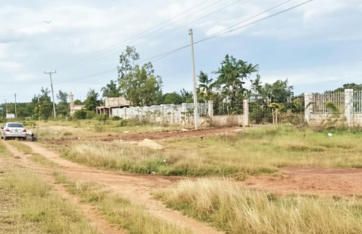Half Acre Commercial Plot with Parking - Ukunda