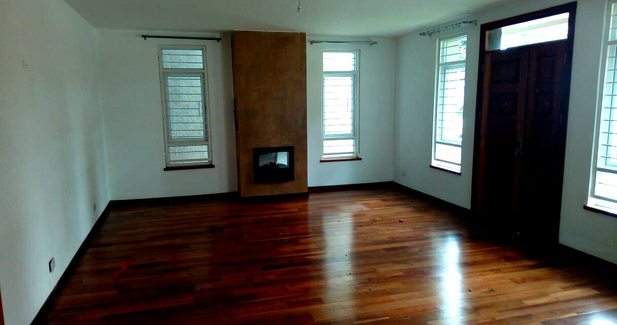 5-Ensuite Townhouse with Fireplace & DSQ - Lavington