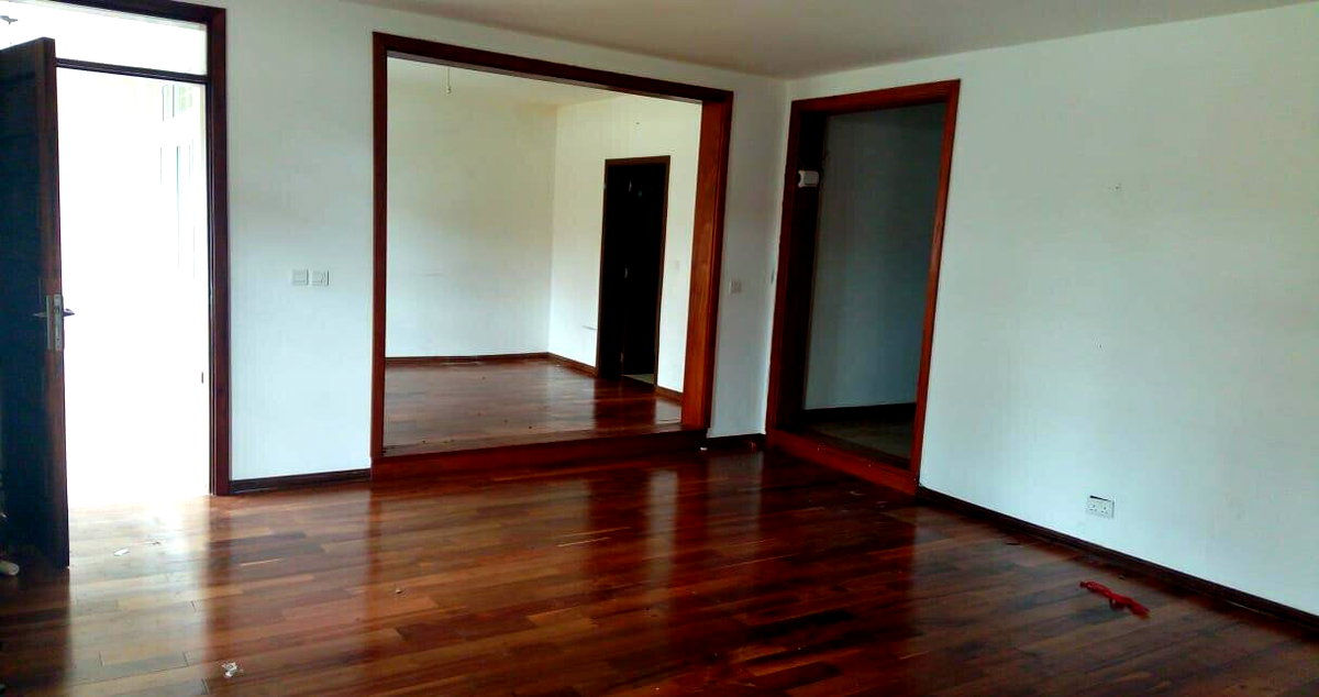 5-Ensuite Townhouse with Fireplace & DSQ - Lavington