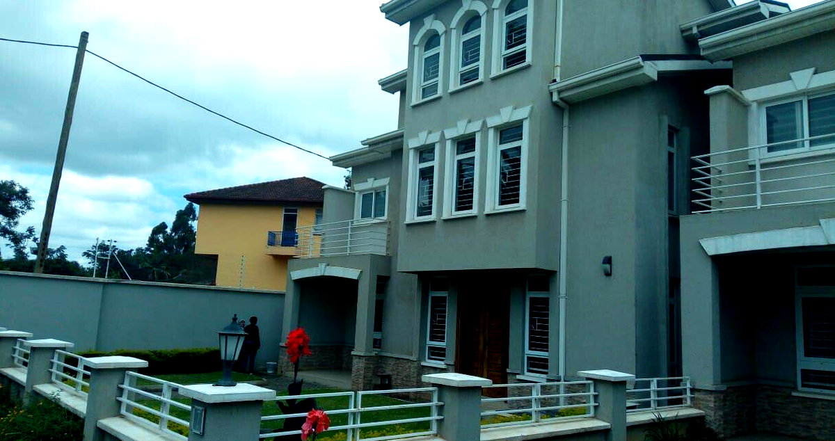 5-Ensuite Townhouse with Fireplace & DSQ - Lavington