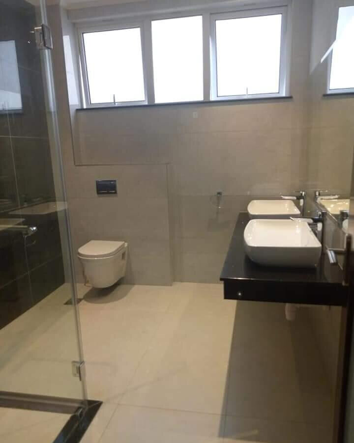 New 4-Ensuite Townhouse with Cinema & Lift - Spring Valley