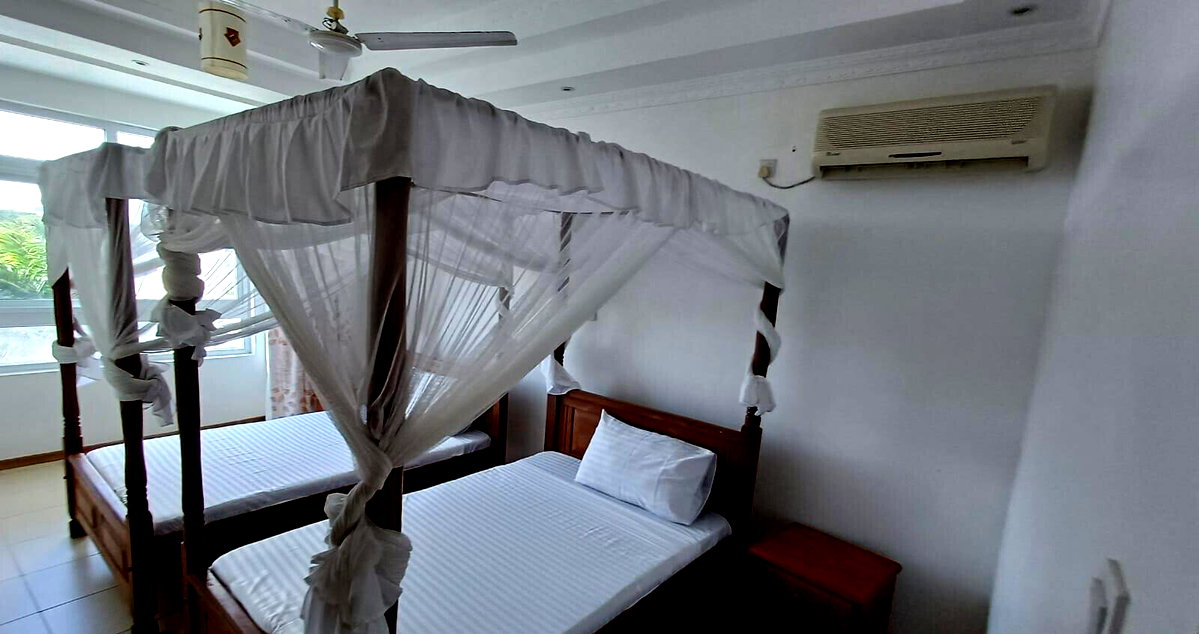 3BR Beachfront Apartment with Private Beach Access - Nyali