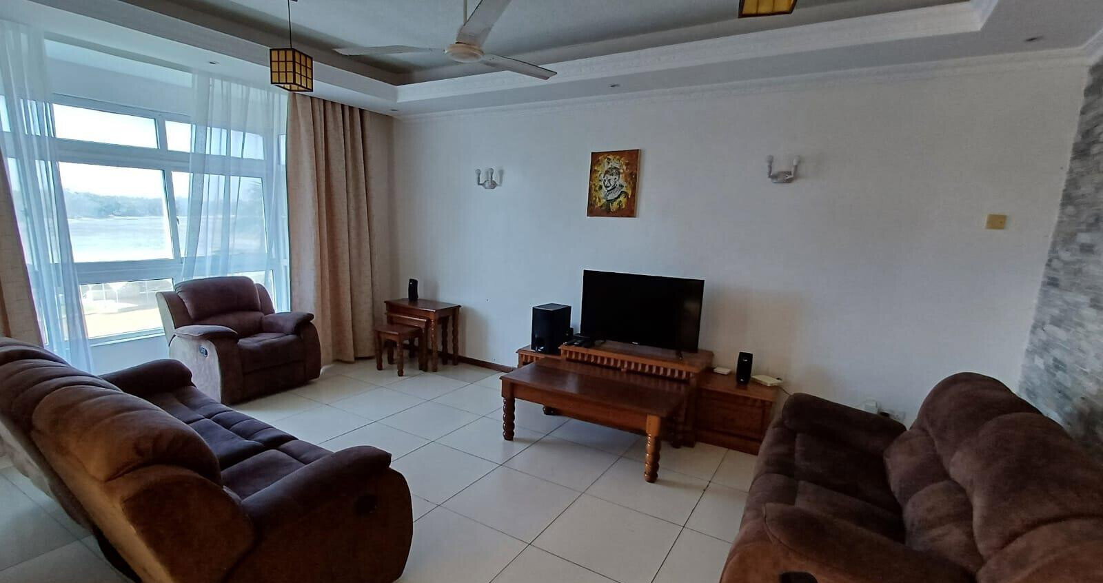 3BR Beachfront Apartment with Private Beach Access - Nyali