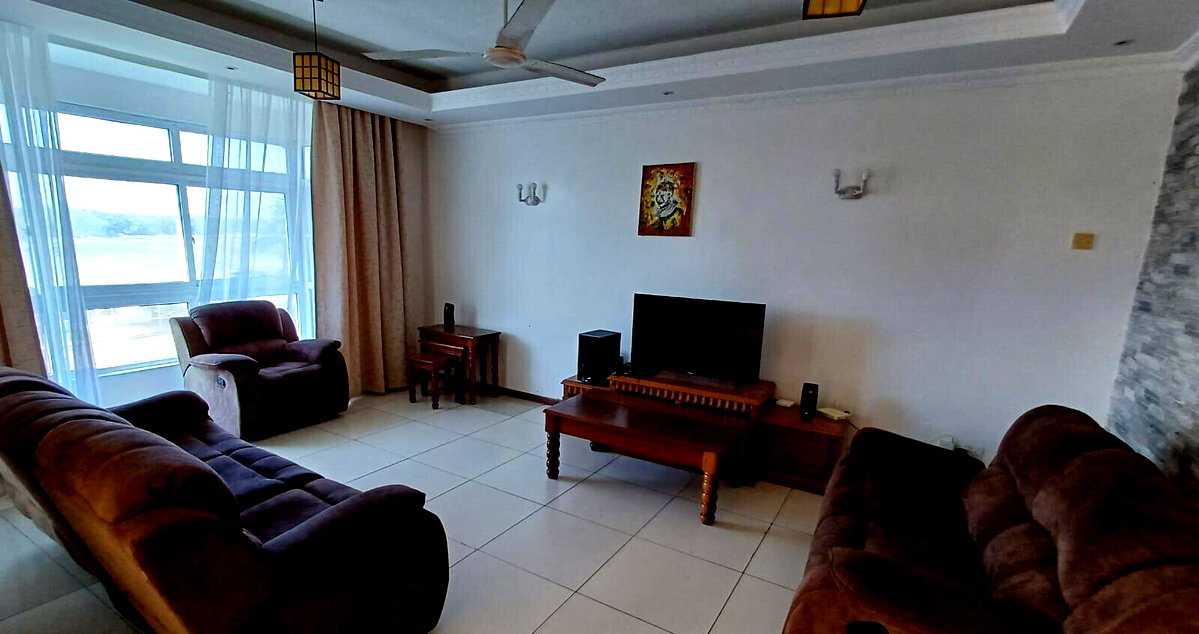 3BR Beachfront Apartment with Private Beach Access - Nyali