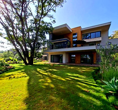4BR Garden Home with Parking
