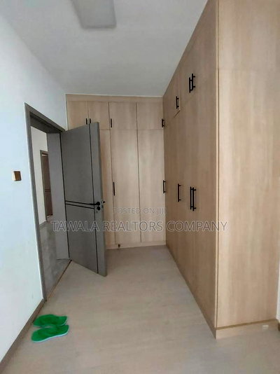 2bdrm Apartment in Lavington for sale - Image 2