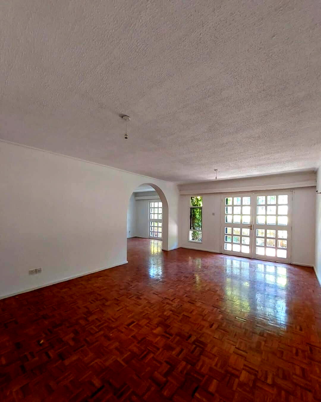 4BR Townhouse with Private Garden & DSQ - Kileleshwa