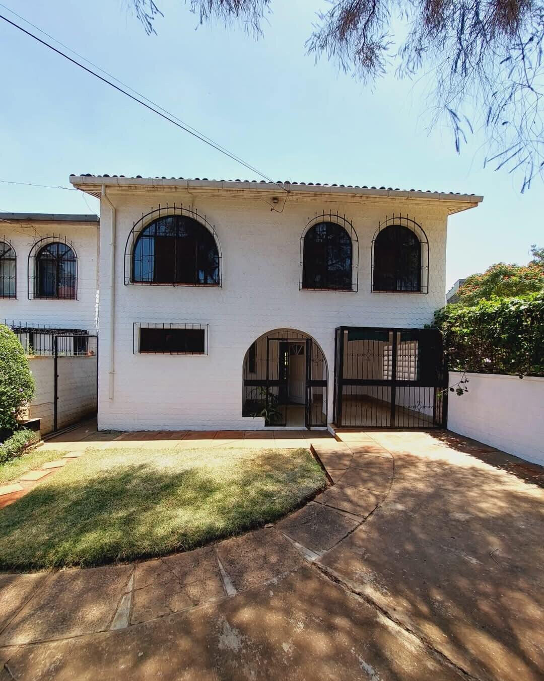 4BR Townhouse with Private Garden & DSQ - Kileleshwa