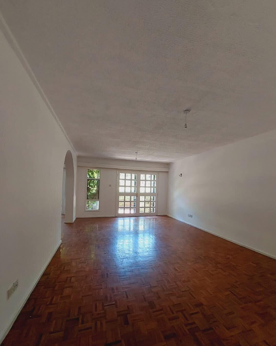 4BR Townhouse with Private Garden & DSQ - Kileleshwa