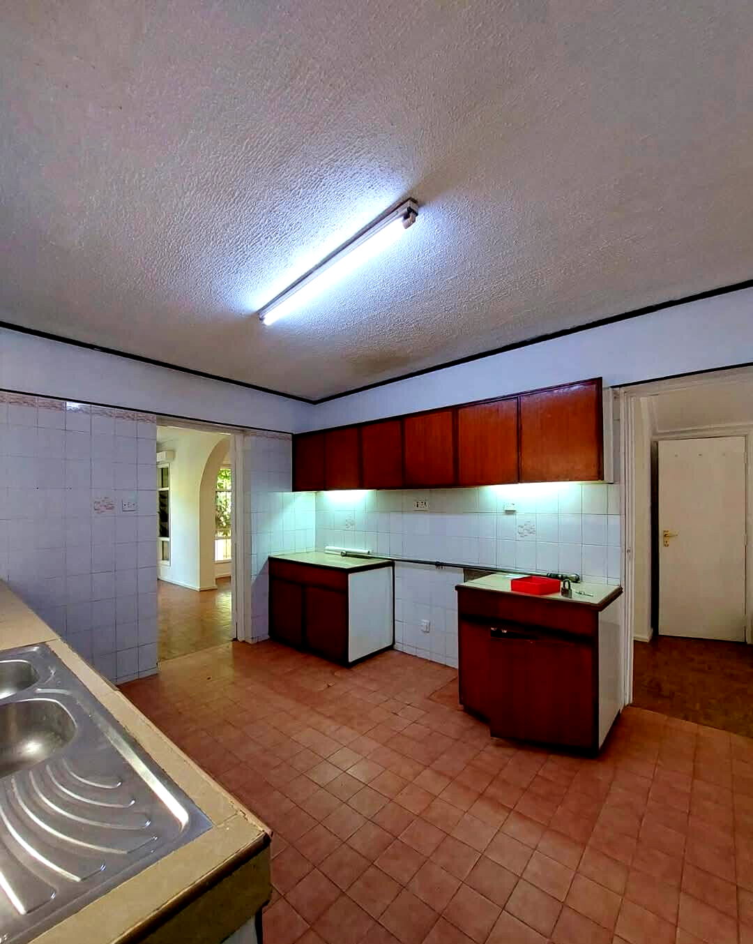 4BR Townhouse with Private Garden & DSQ - Kileleshwa