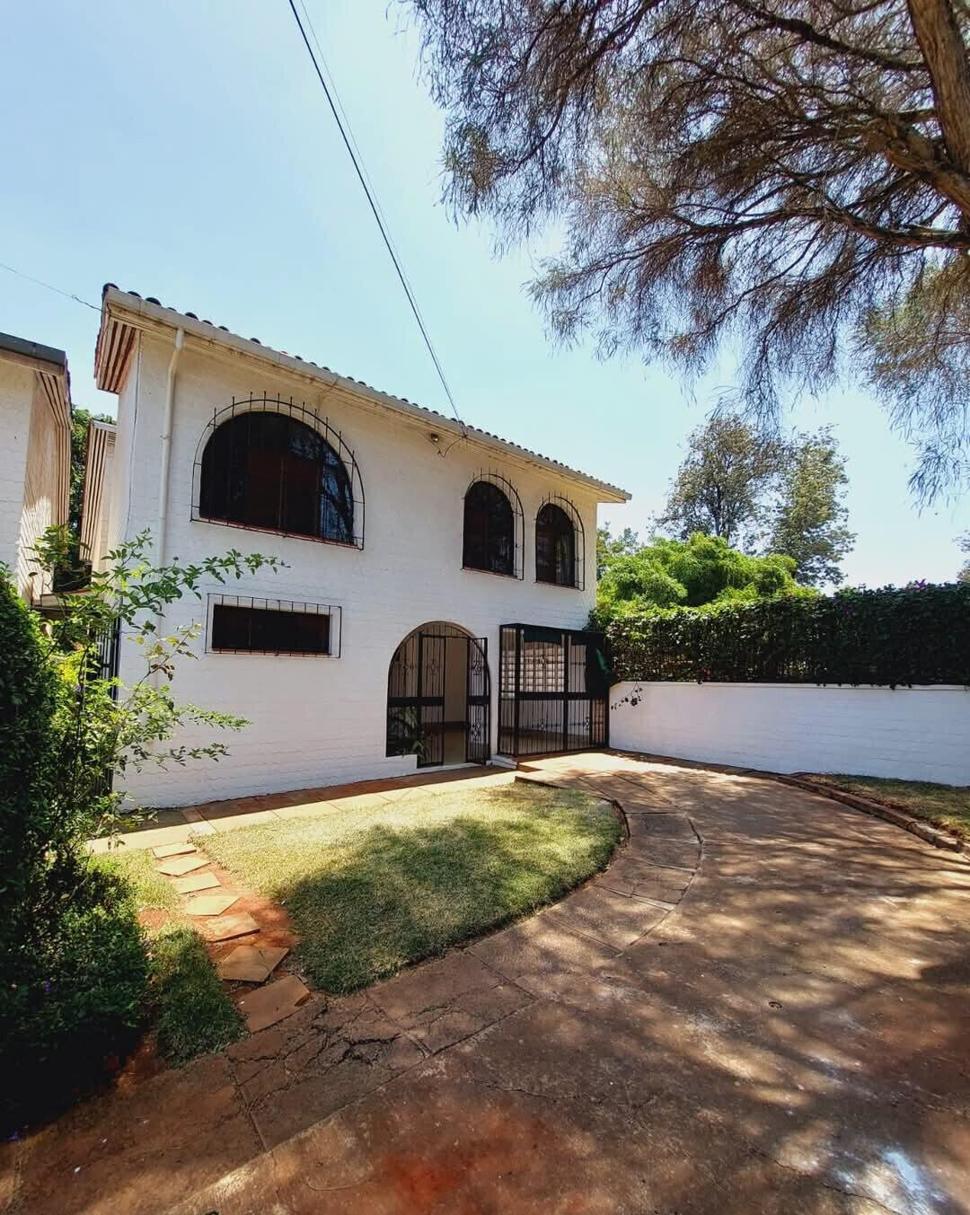 4BR Townhouse with Private Garden & DSQ - Kileleshwa