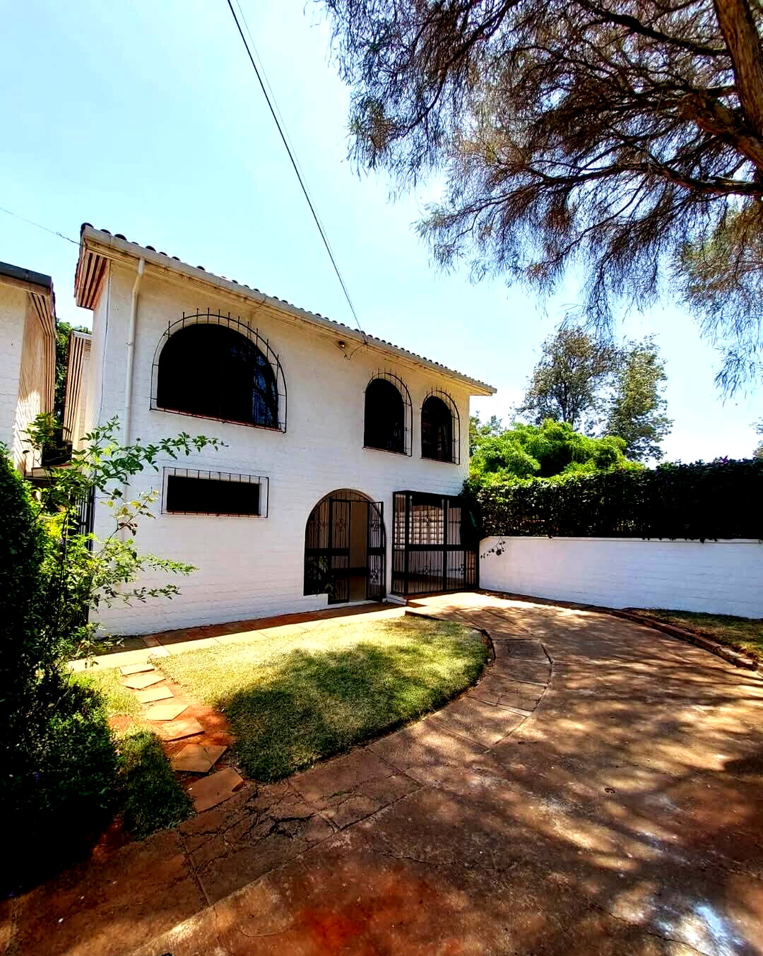 4BR Townhouse with Private Garden & DSQ - Kileleshwa