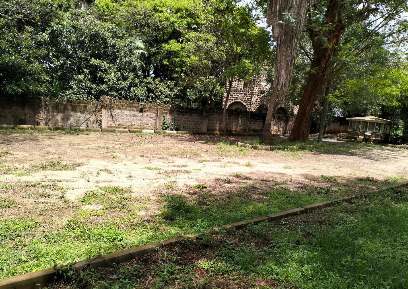 0.9 Acre Lavington Gem with Garden