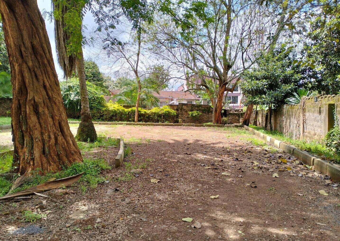 0.9 Acre Lavington Gem with Garden