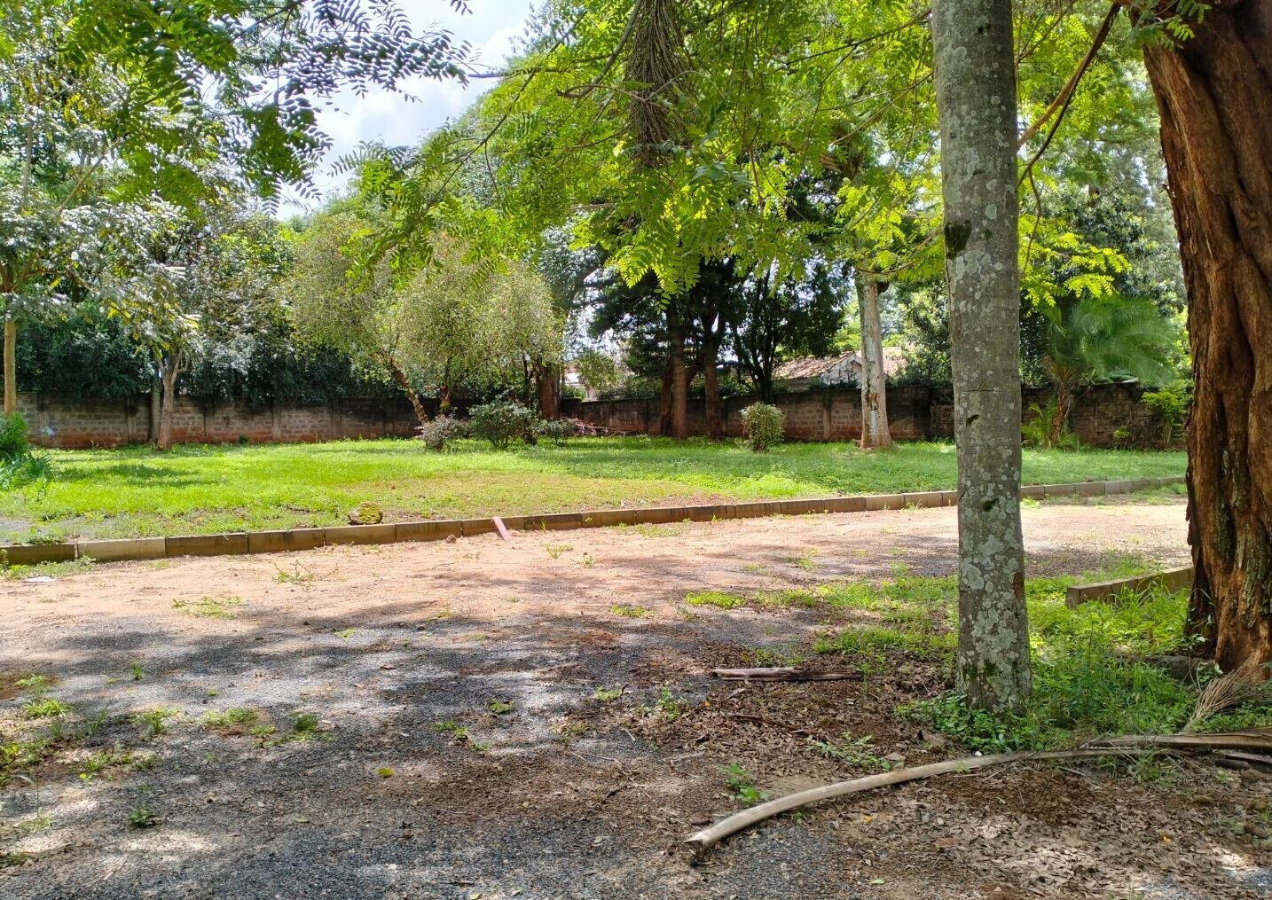 0.9 Acre Lavington Gem with Garden