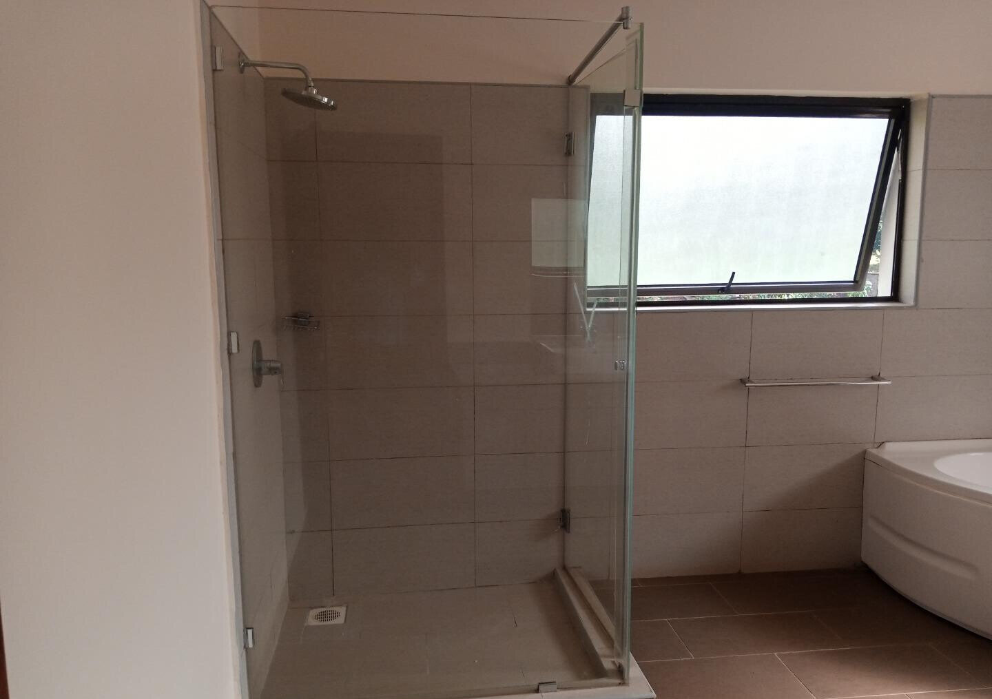 5BR Townhouse with Gym, Pool & DSQ in Kitisuru