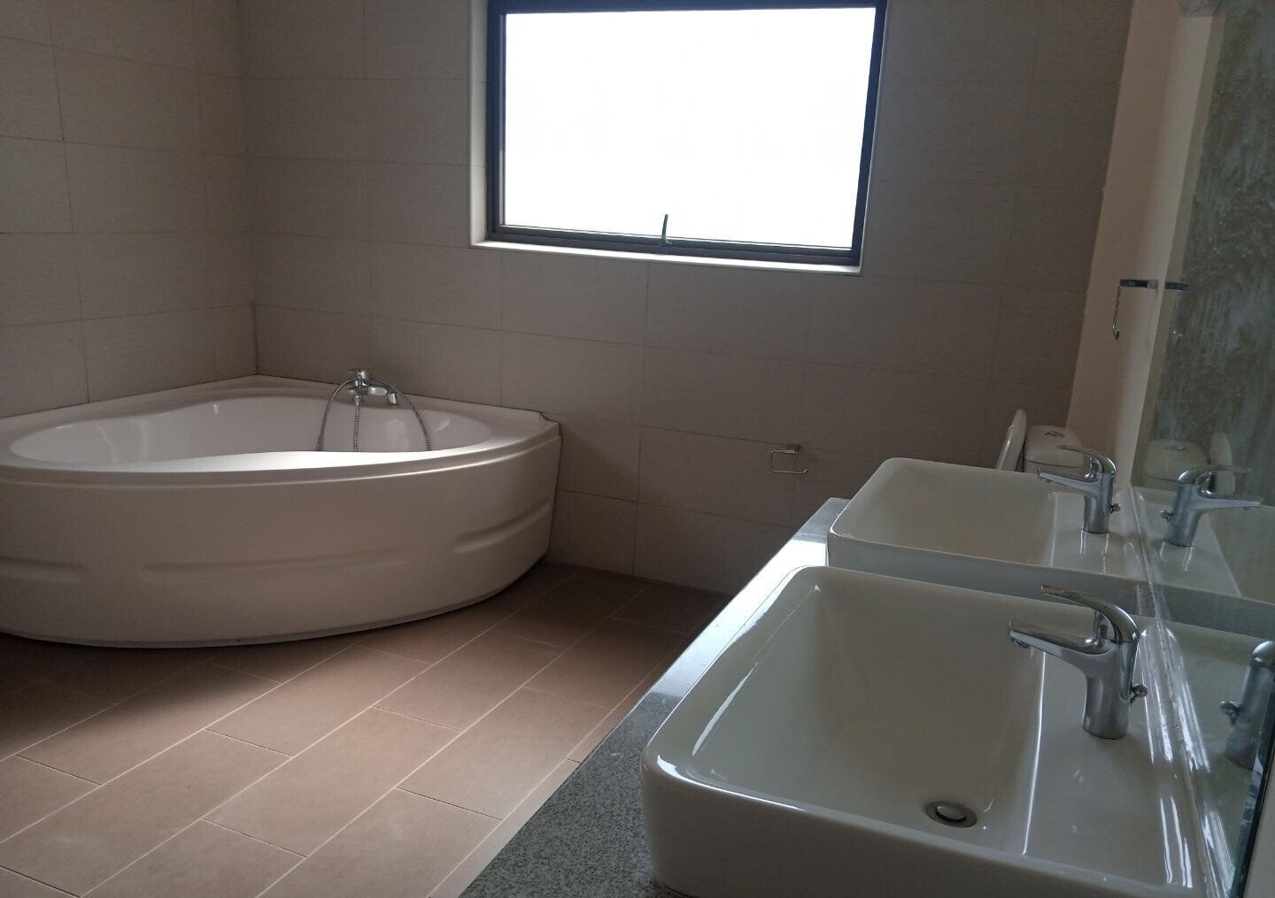 5BR Townhouse with Gym, Pool & DSQ in Kitisuru