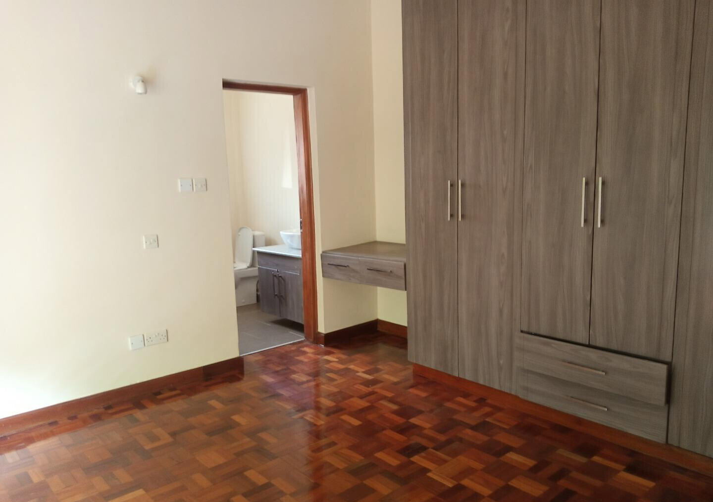 5BR Townhouse with Gym, Pool & DSQ in Kitisuru