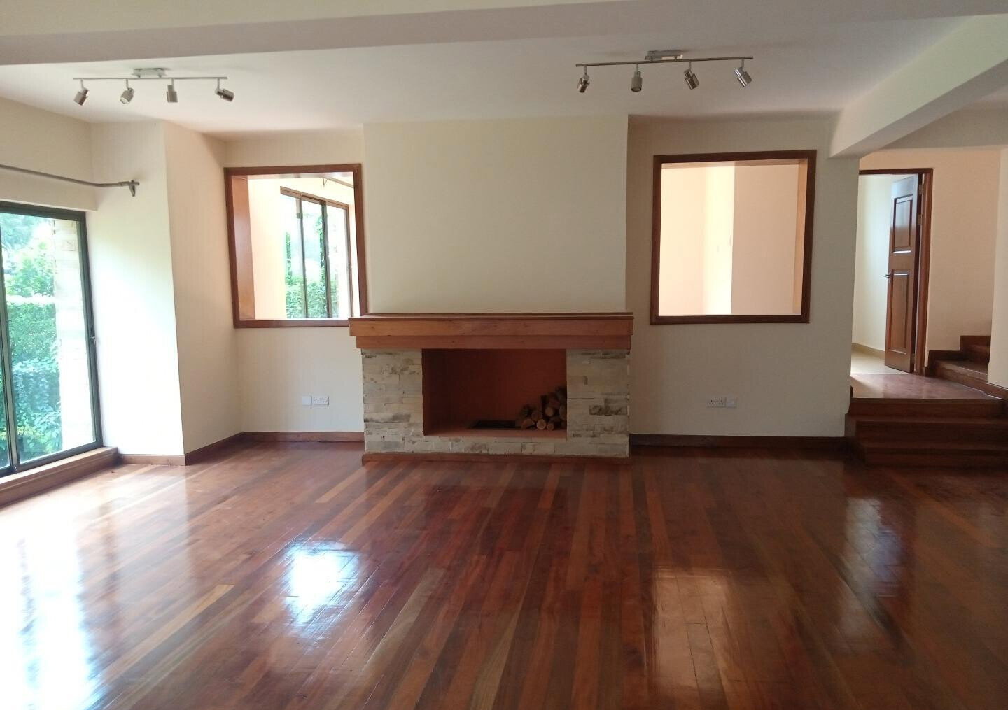 5BR Townhouse with Gym, Pool & DSQ in Kitisuru