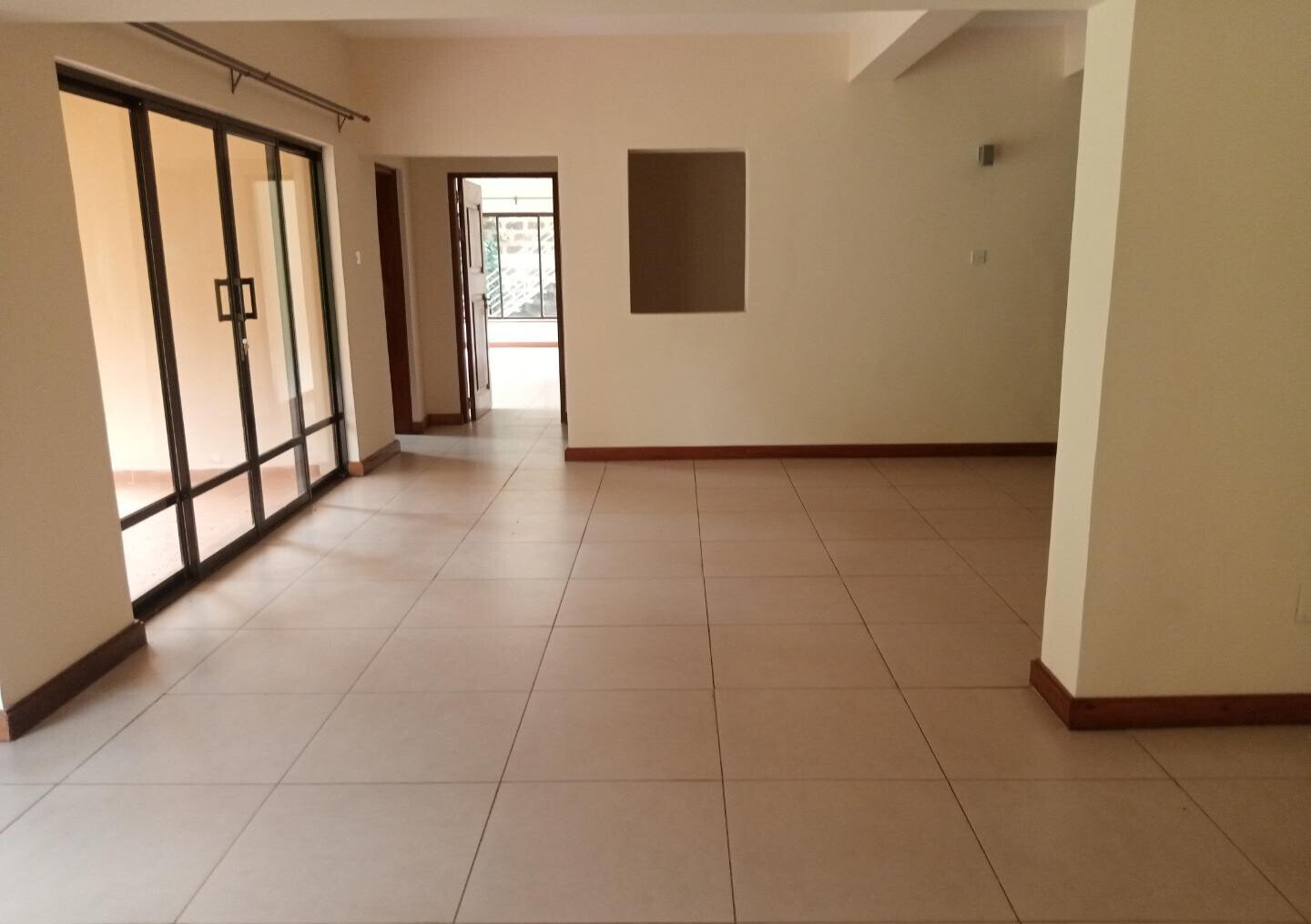 5BR Townhouse with Gym, Pool & DSQ in Kitisuru