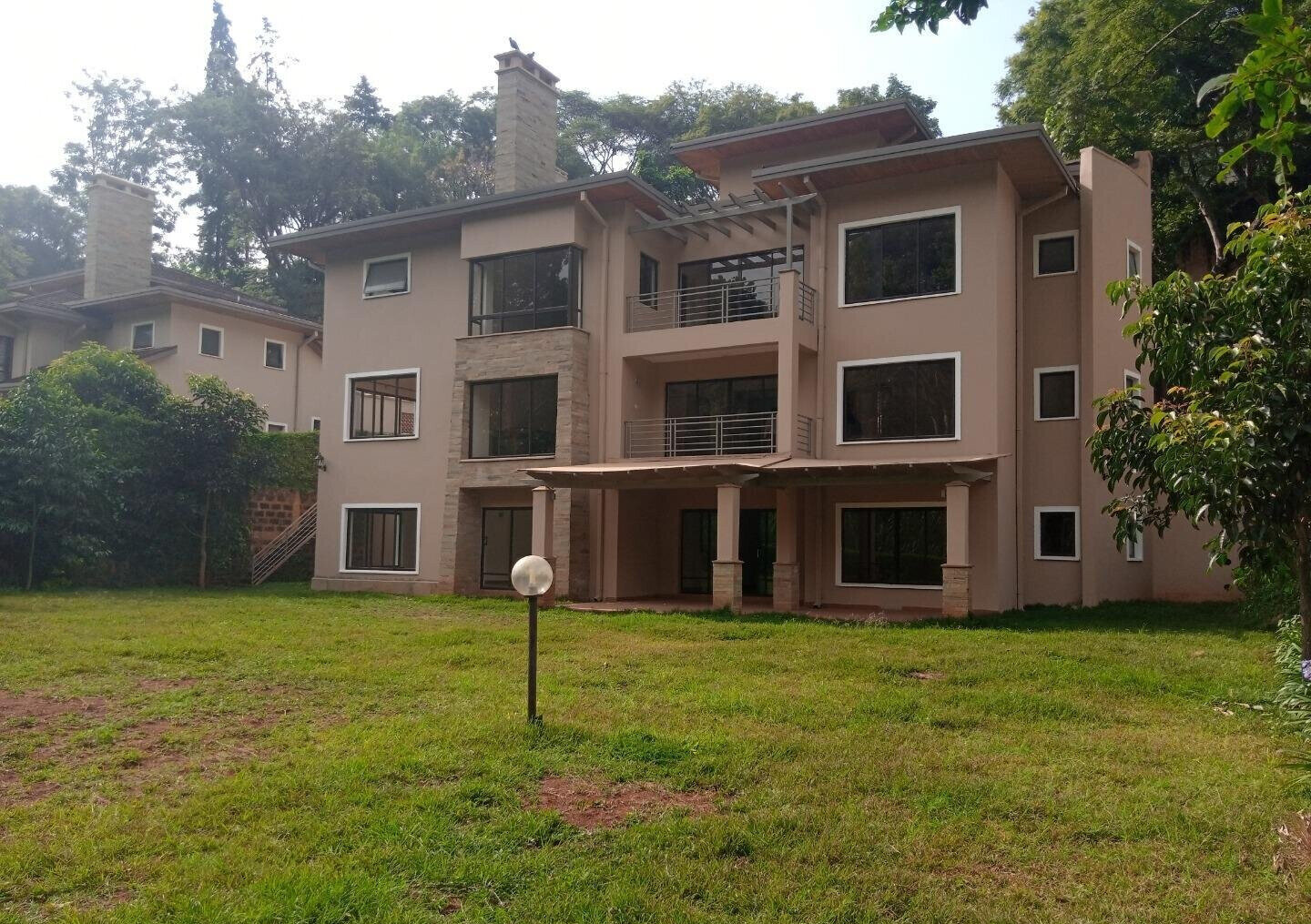 5BR Townhouse with Gym, Pool & DSQ in Kitisuru