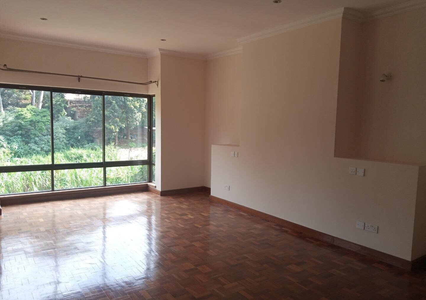5BR Townhouse with Gym, Pool & DSQ in Kitisuru