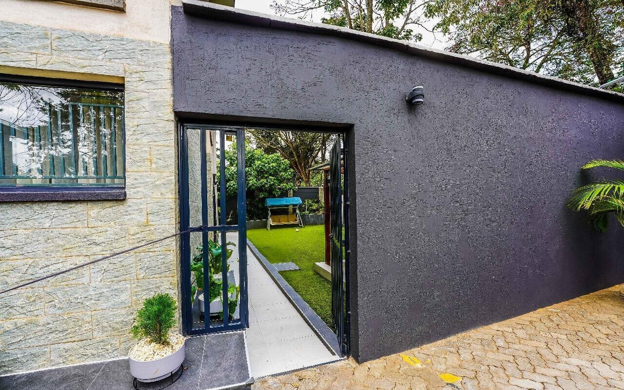 5-Ensuite Townhouse with DSQ & Private Garden - Lavington