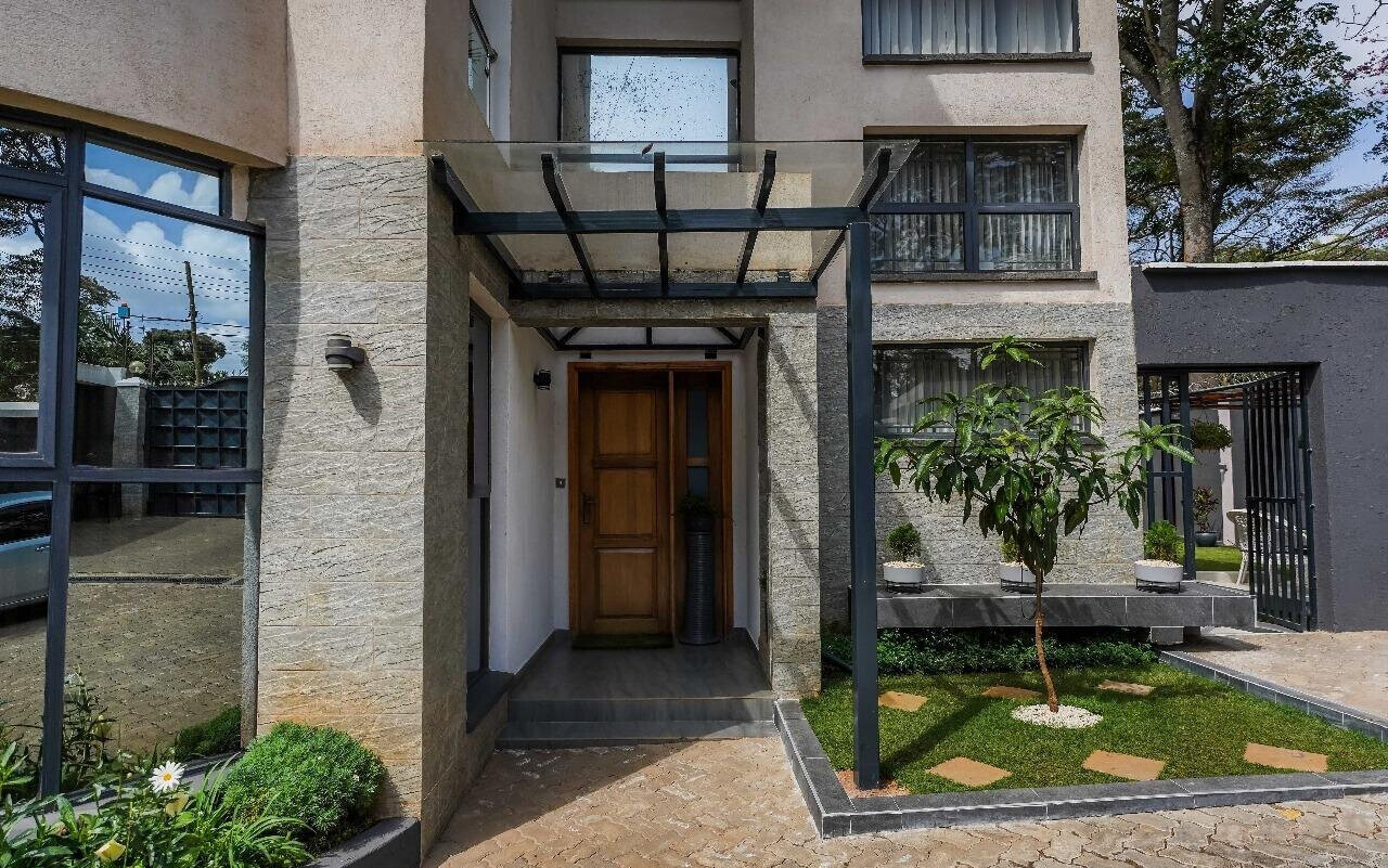 5-Ensuite Townhouse with DSQ & Private Garden - Lavington