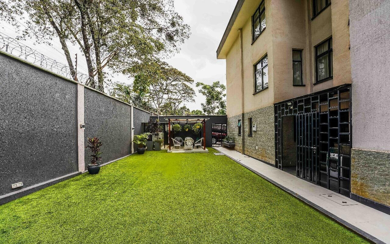 5-Ensuite Townhouse with DSQ & Private Garden - Lavington