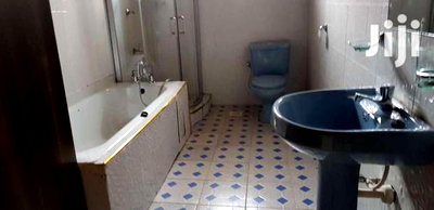 4bdrm Maisonette in Malaa for Sale - Image 9