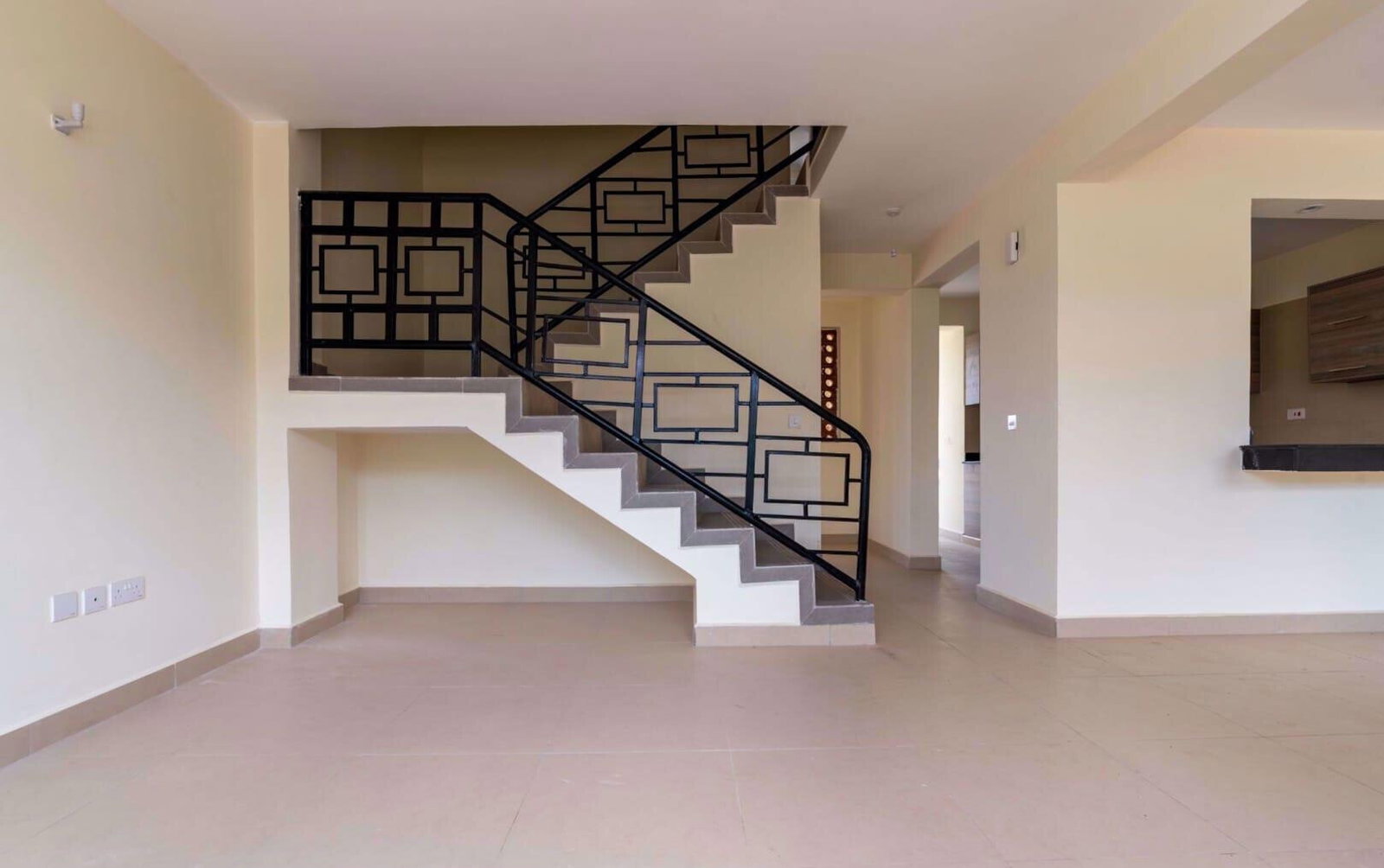 3BR Townhouse with Walk-In Closet & Breakfast Bar - Nyayo Estate