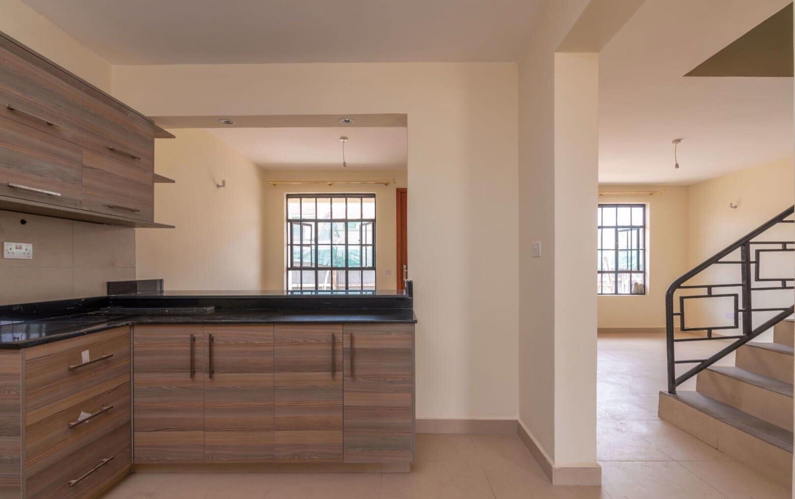 3BR Townhouse with Walk-In Closet & Breakfast Bar - Nyayo Estate