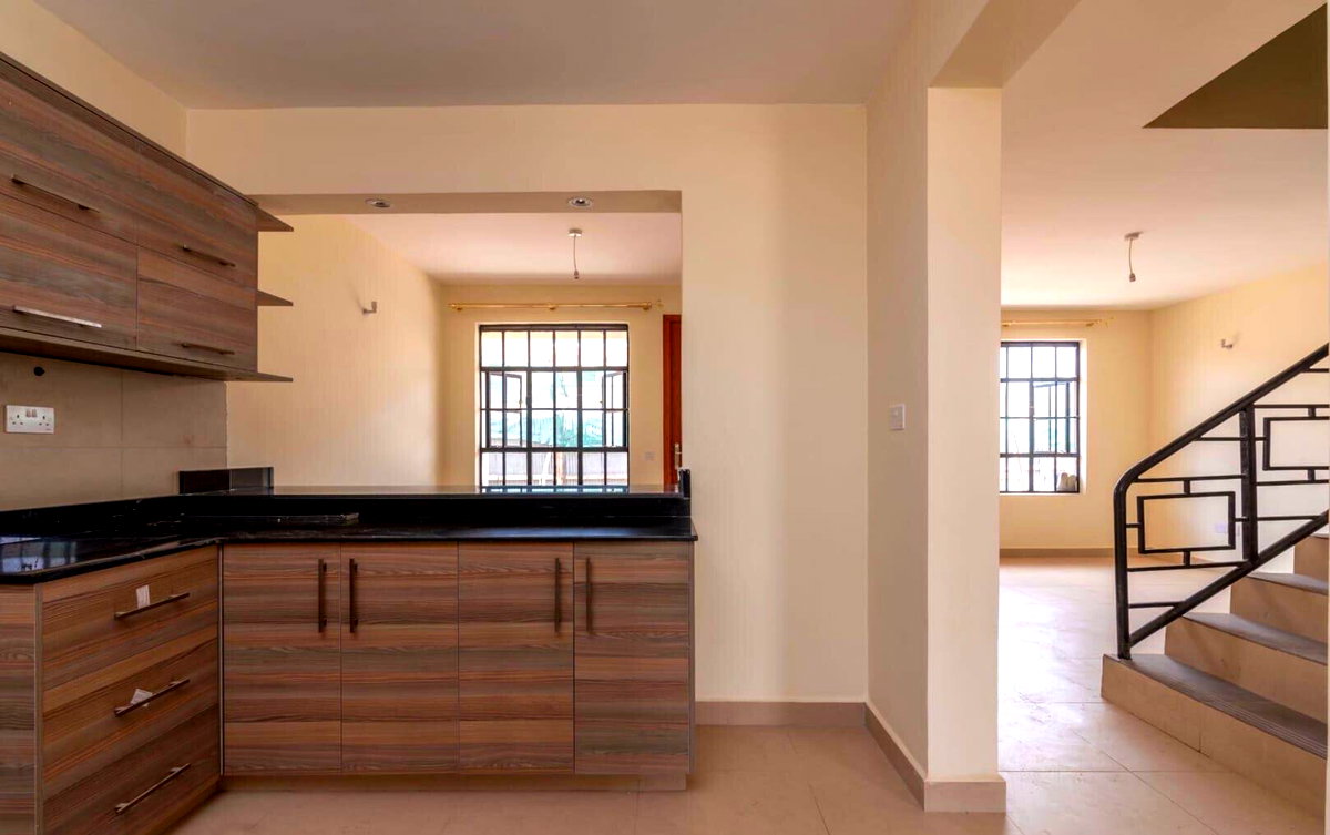 3BR Townhouse with Walk-In Closet & Breakfast Bar - Nyayo Estate