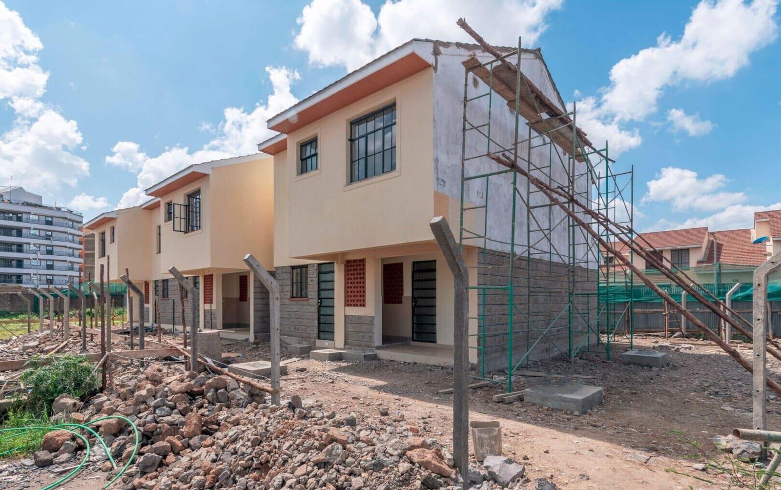 3BR Townhouse with Walk-In Closet & Breakfast Bar - Nyayo Estate