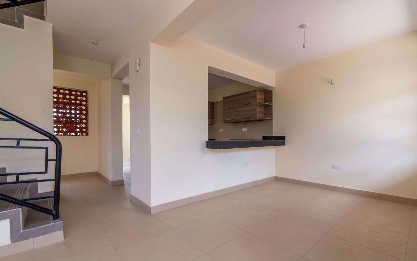 3BR Townhouse with Walk-In Closet & Breakfast Bar - Nyayo Estate