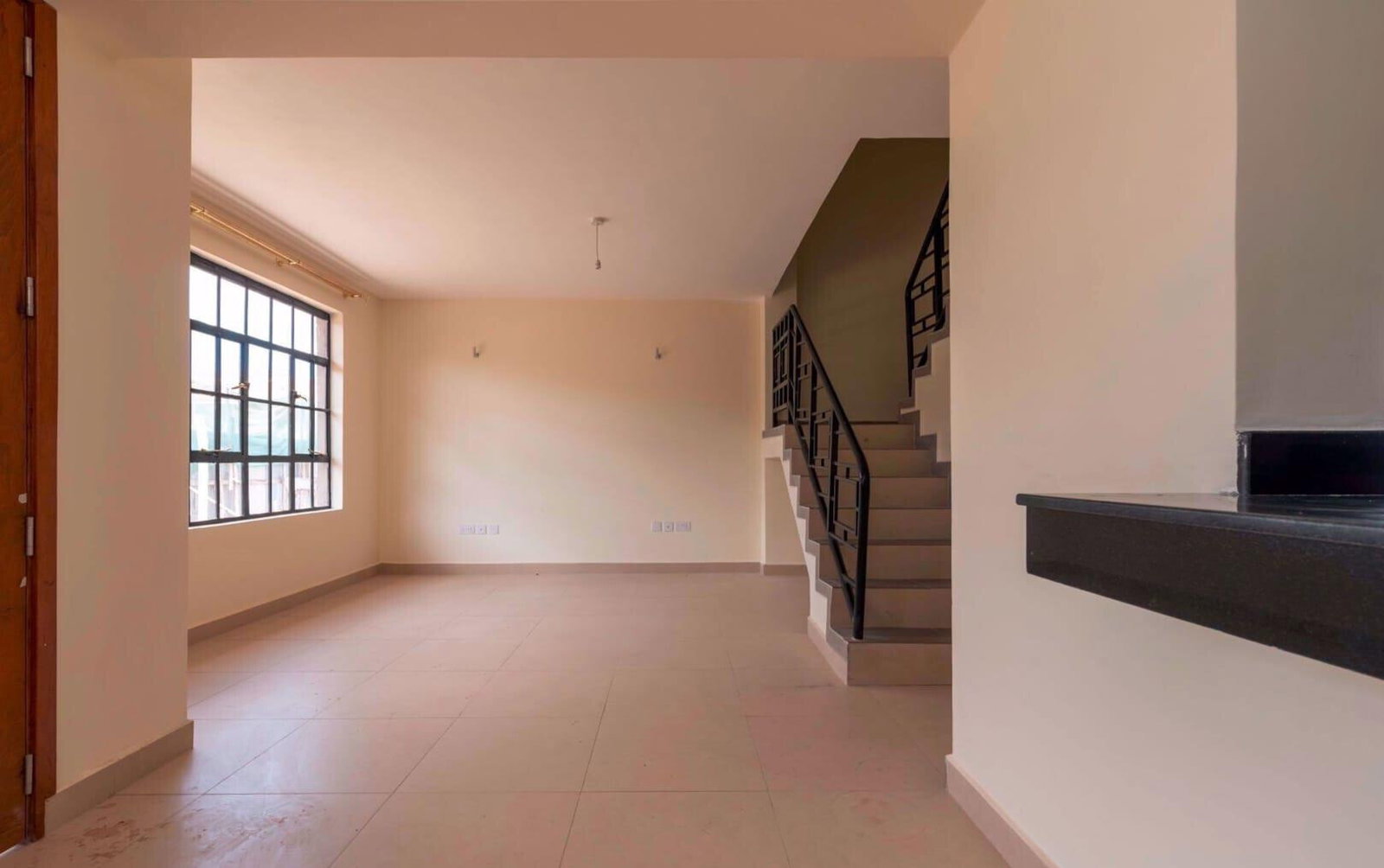 3BR Townhouse with Walk-In Closet & Breakfast Bar - Nyayo Estate