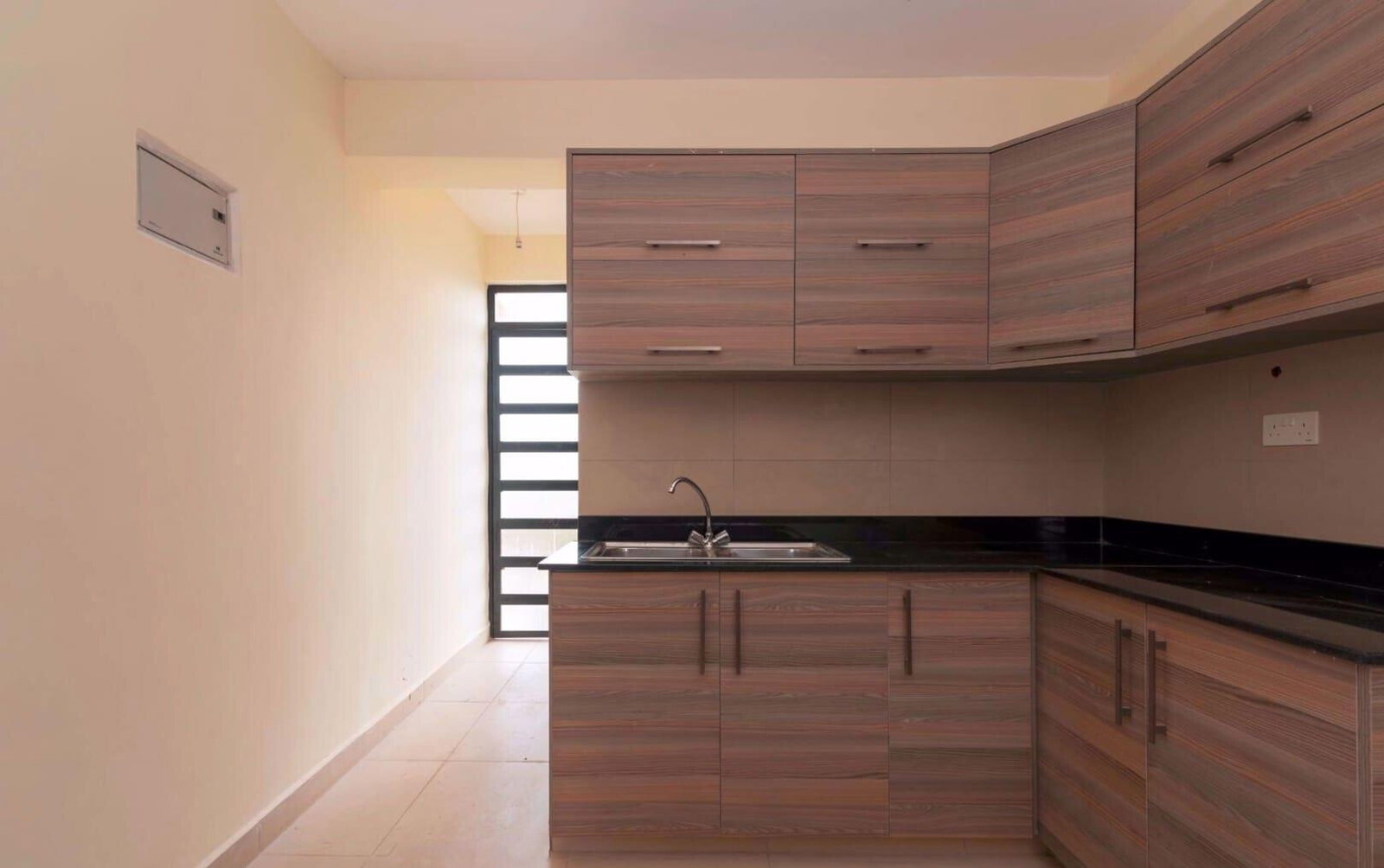 3BR Townhouse with Walk-In Closet & Breakfast Bar - Nyayo Estate