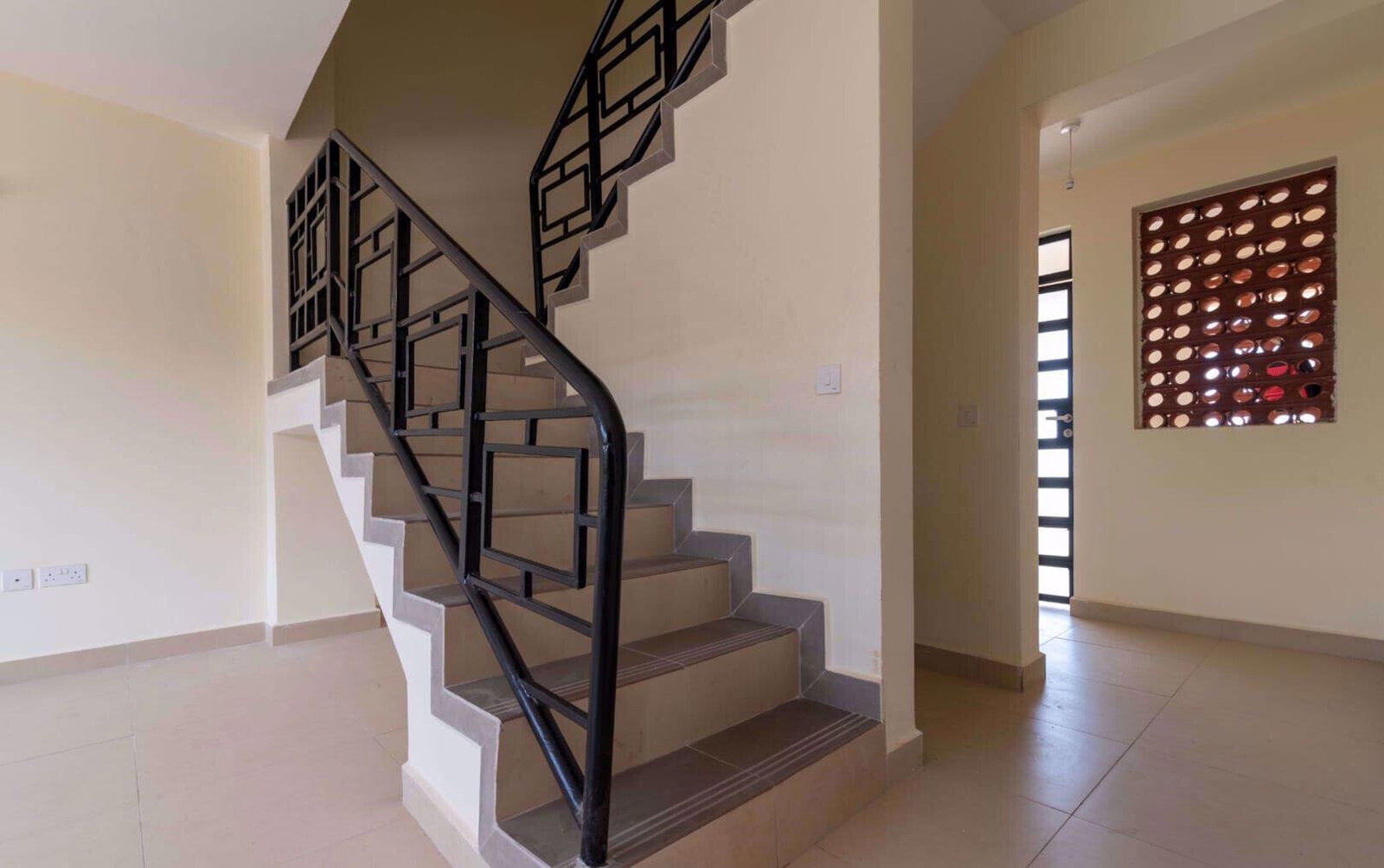 3BR Townhouse with Walk-In Closet & Breakfast Bar - Nyayo Estate