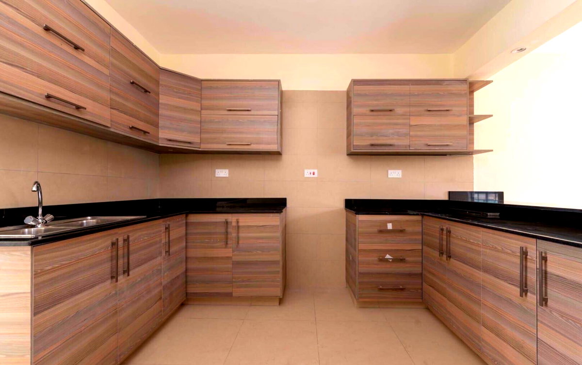3BR Townhouse with Walk-In Closet & Breakfast Bar - Nyayo Estate