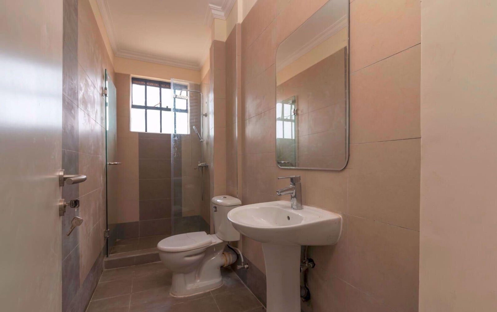 3BR Townhouse with Walk-In Closet & Breakfast Bar - Nyayo Estate